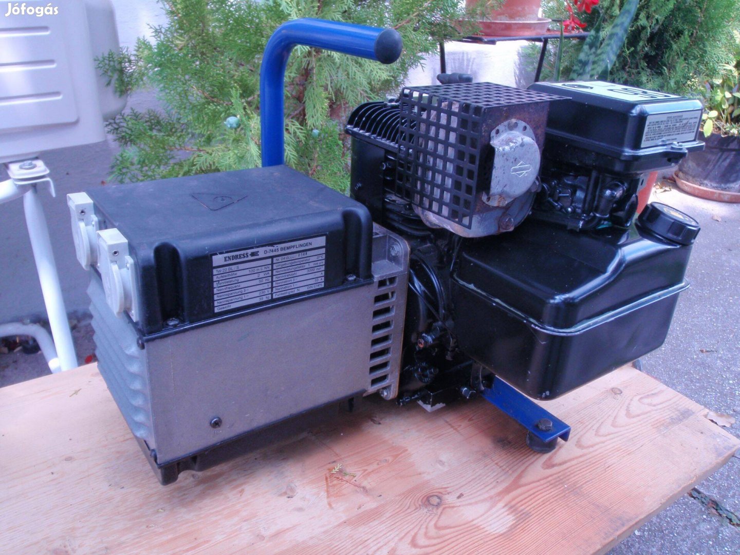 Briggs motoros aggregátor/220 V/2000Watt