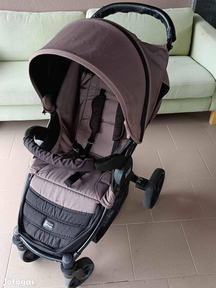 Britax B-Agile 4 babakocsi + mózeskosár (2in1) + ajándék