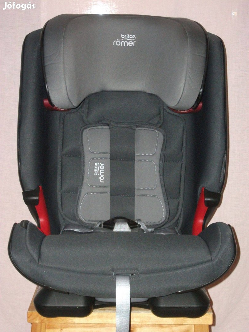 Britax Römer Advansafix IV R 9-36kg isofix autósülés ülés gyerekülés