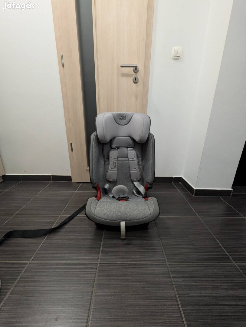 Britax Römer Advansafix IV R gyerekülés