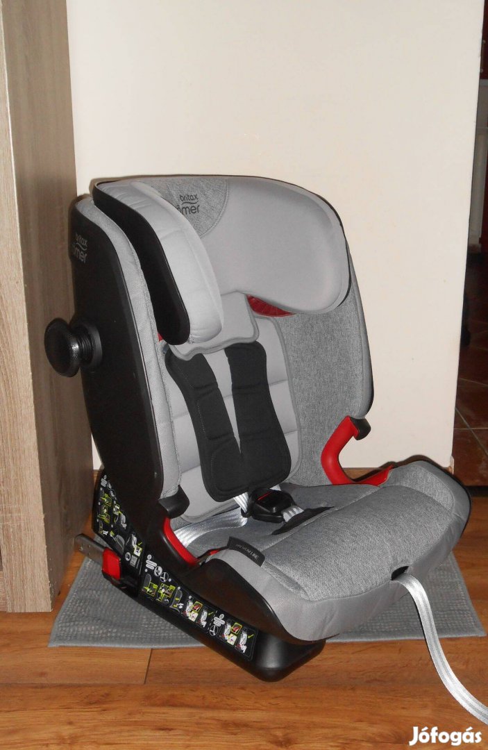 Britax Römer Advansafix IV R isofix gyerekülés 9-36 kg