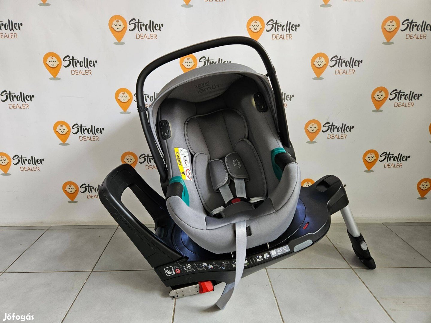 Britax Römer Baby Safe i-Sense babahordozó + bázistalp