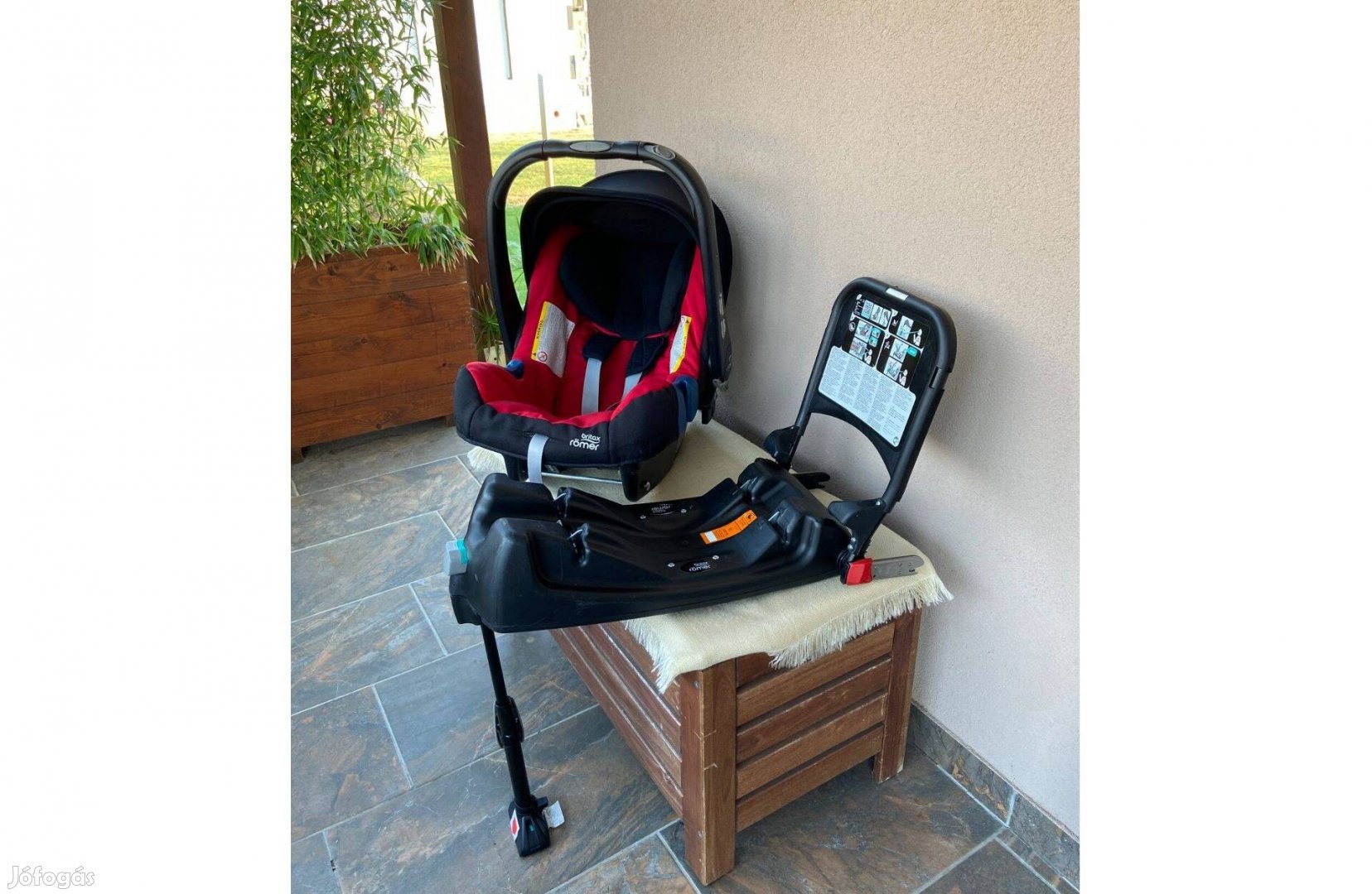 Britax Römer Baby-Safe plus SHR II hordozó+Isofix talp