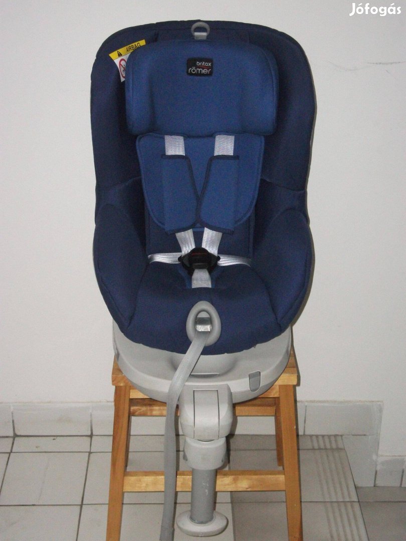 Britax Römer Dualfix 0-18kg isofix forgatható reboarder ülés autósülés