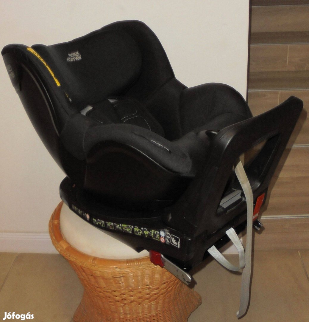 Britax Römer Dualfix M i-Size isofix autósülés izzadásgátlóval