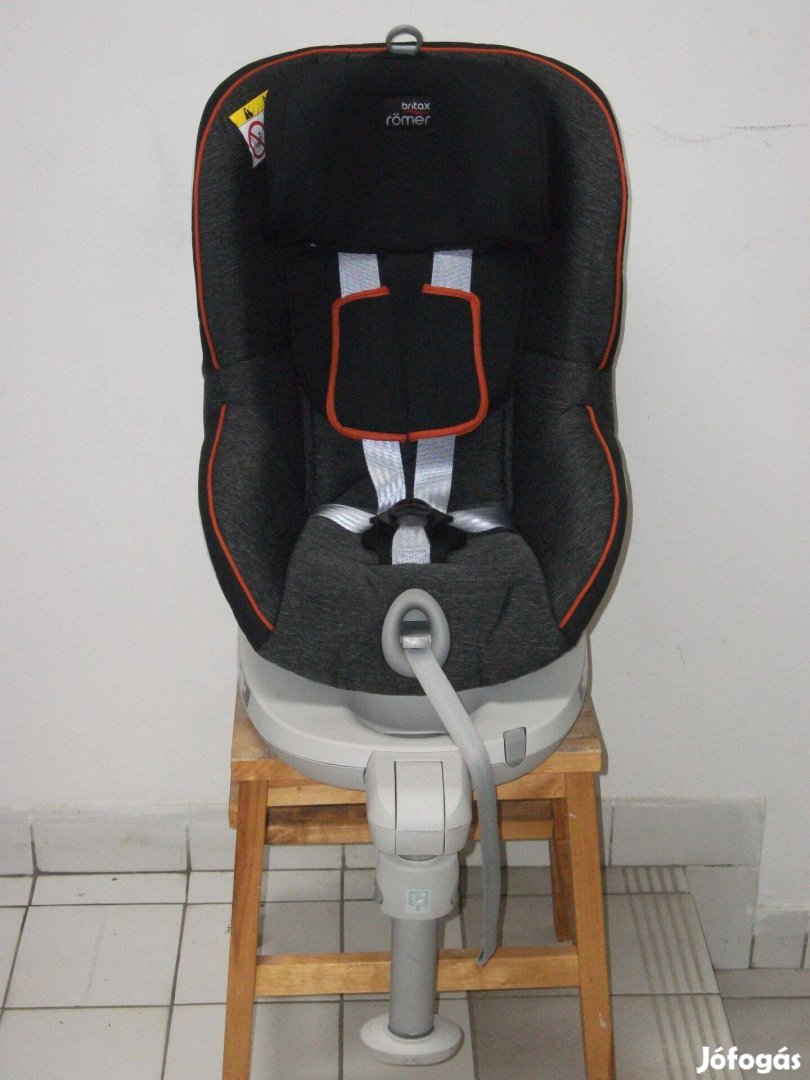 Britax Römer Dualfix isofix 0-18kg forgatható autósülés reboarder ülés