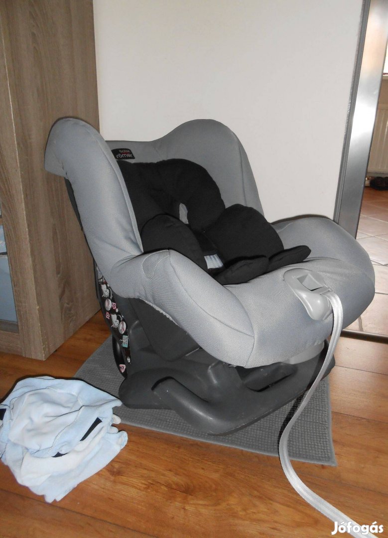 Britax-Römer First Class Plus gyerekülés 0-18 kg (háttal is beköthető)