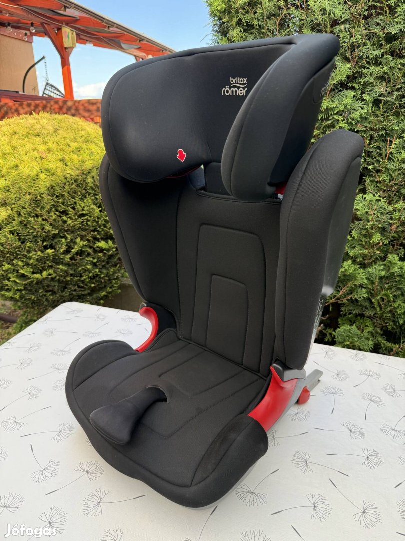 Britax Römer Kidfix cosmos black gyerekülés