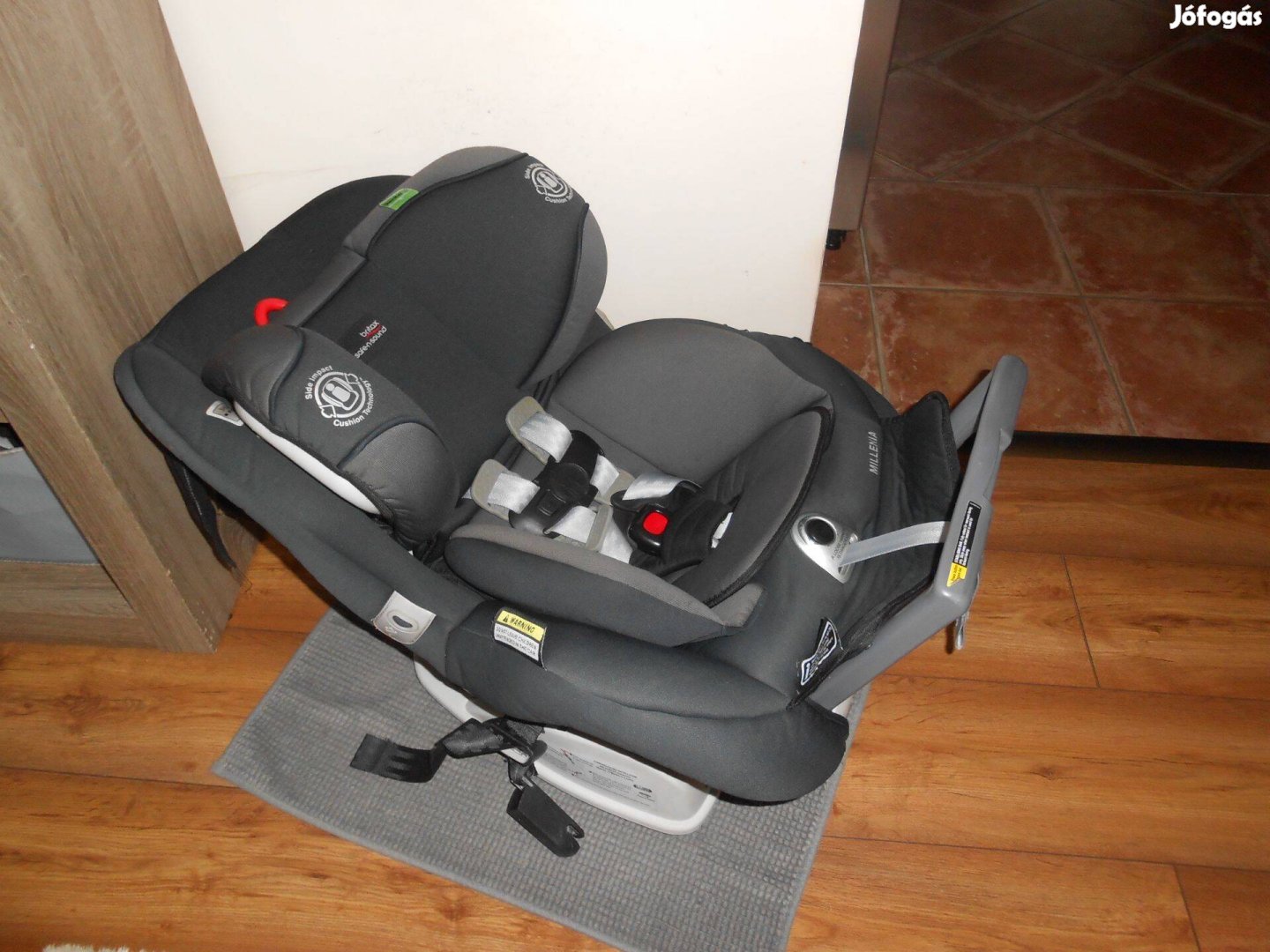 Britax-Römer Millenia gyerekülés 0-18 kg (háttal is beköthető)
