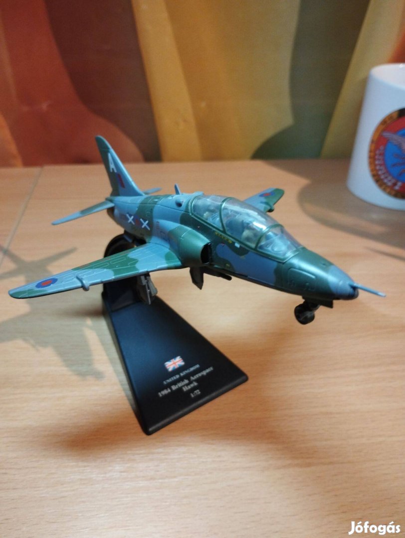 British Aerospace Hawk vadászgép modell talppal