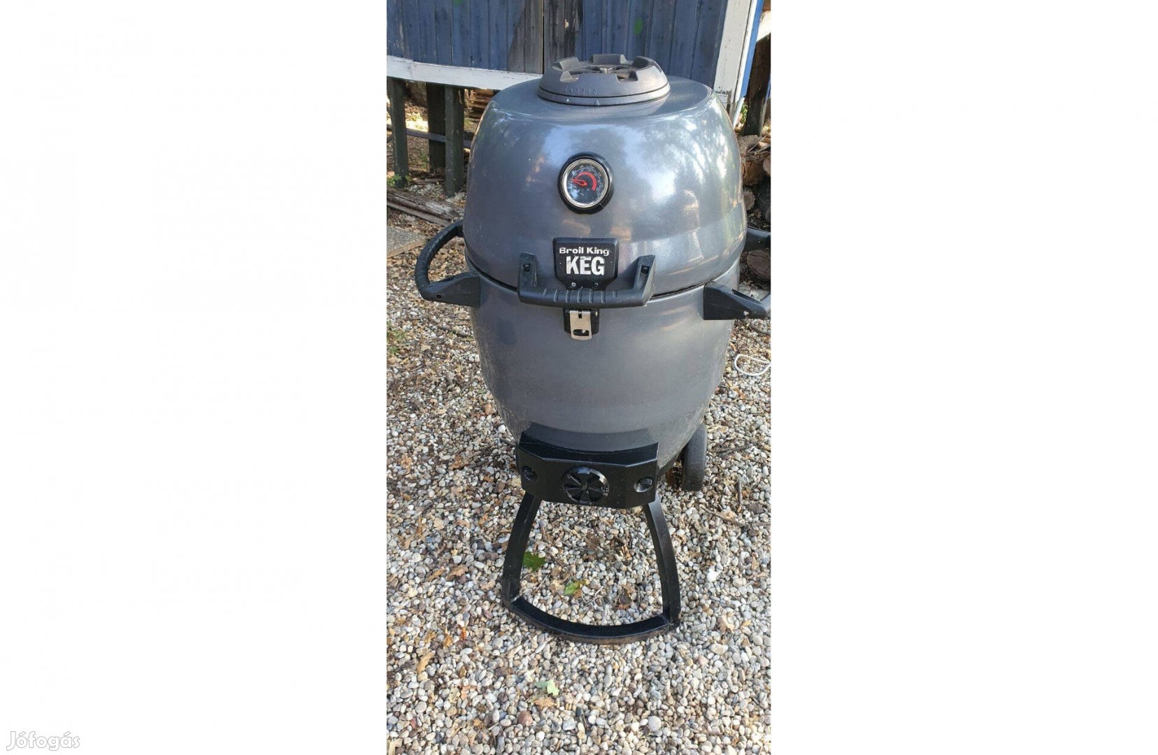 Broil King KEG 5000 - faszenes grill és füstölő