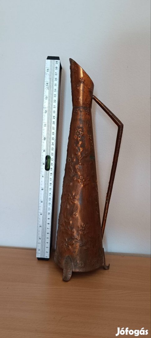 Bronz kézműves váza