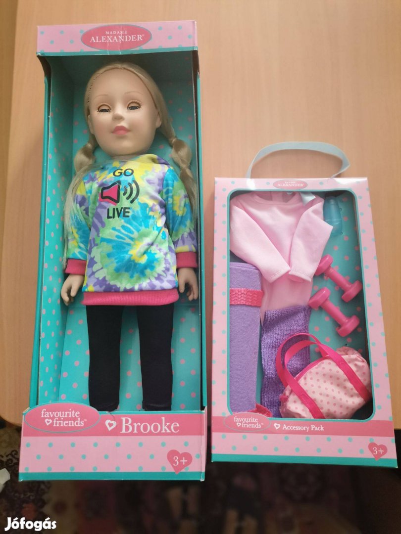 Brooke baba 46cm egy garnitúra ruhával