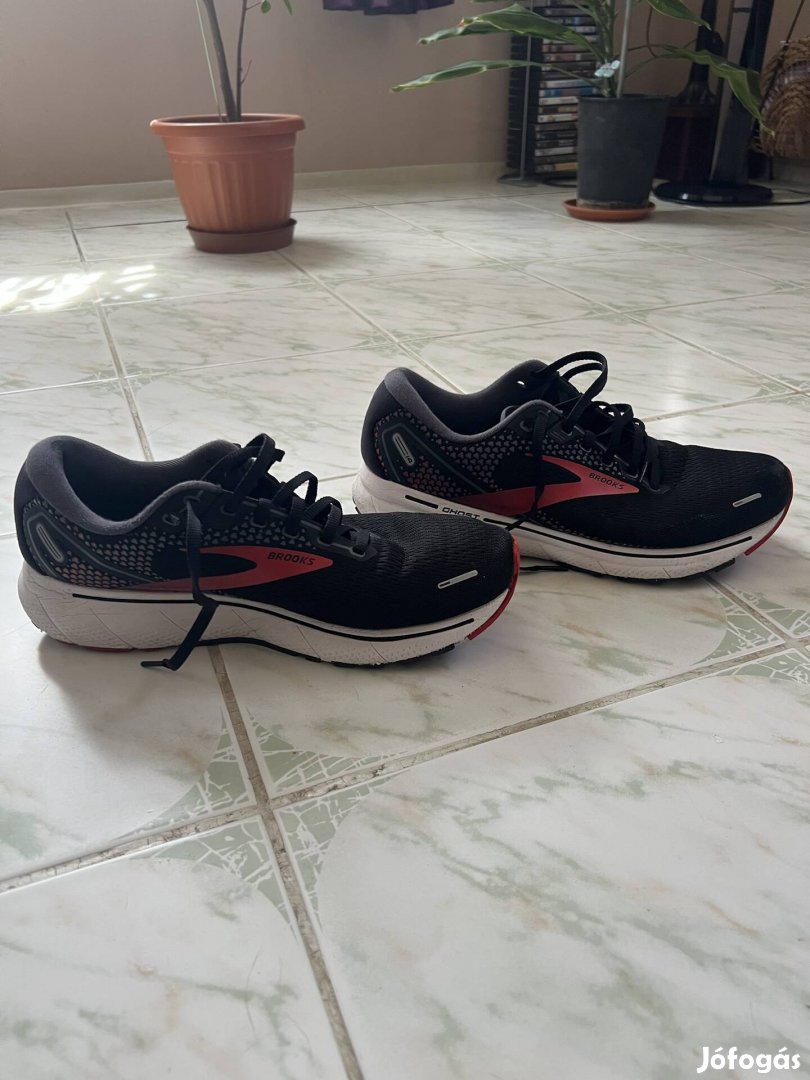 Brooks Ghost 14 Futócipő 44-es 
