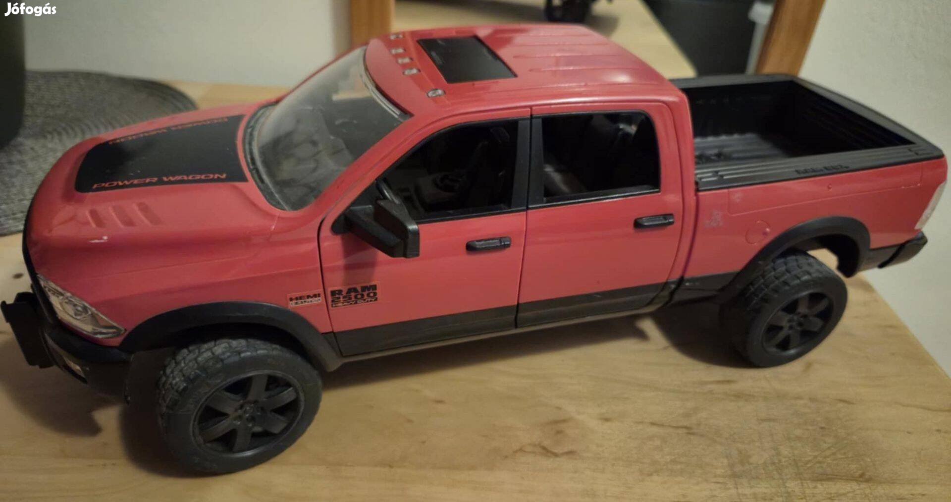 Bruder piros pick up játék autó