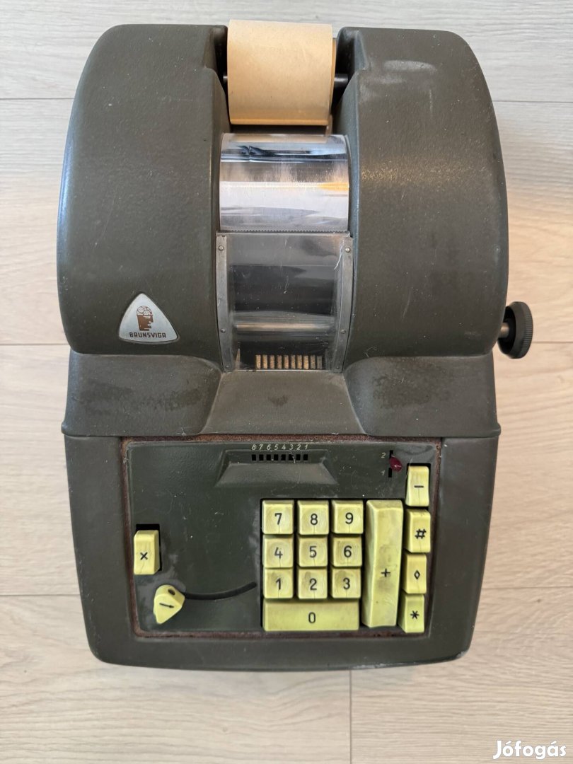Brunsviga F89E elektromechanikus számológép