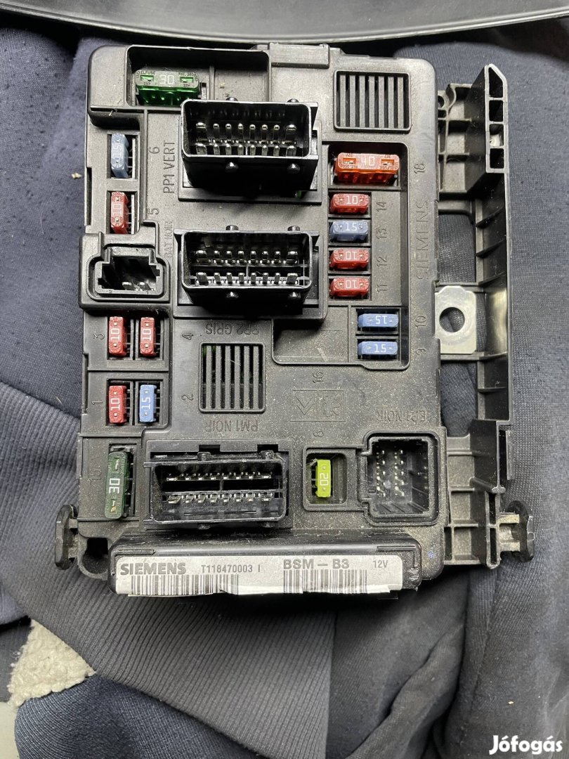 Bsm b3 b-3 b 3 modul biztosíték tartó tábla biztosítéktábla 