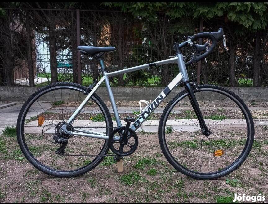 Btwin triban 100 országúti kerékpár, bicikli