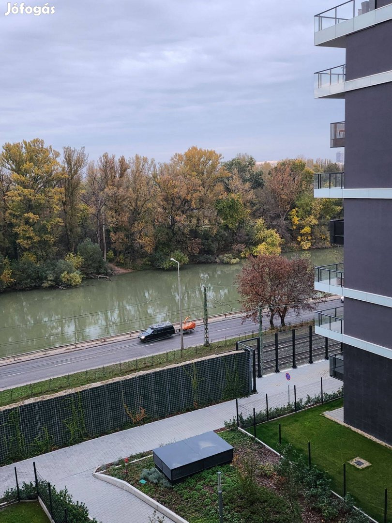 Buda III. ker. dunai panorámás 48 nm új építésű bútorozott lakás kiadó