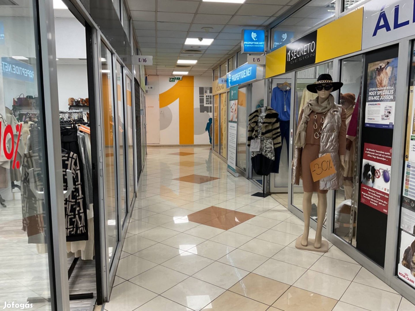 Budagyöngye Bevásárlóközpontban 13 nm üzlet Hosszútávú Bérlővel Eladó