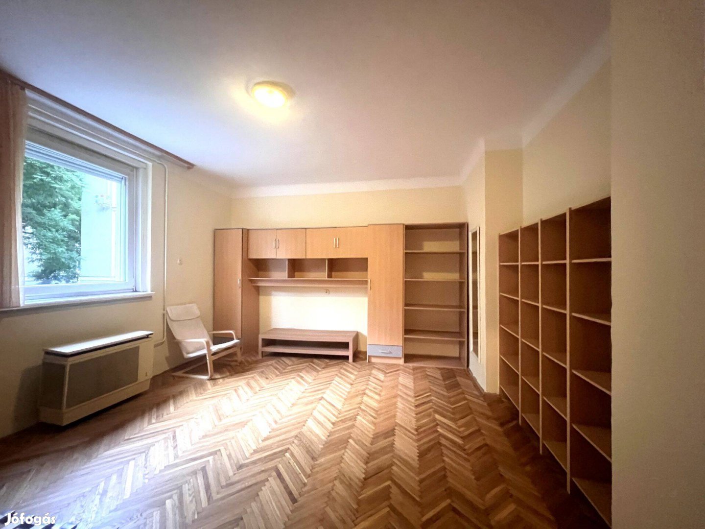 Budapest 10, Üllői út / társasházi lakás / tégla / 1 szoba / 35 m
