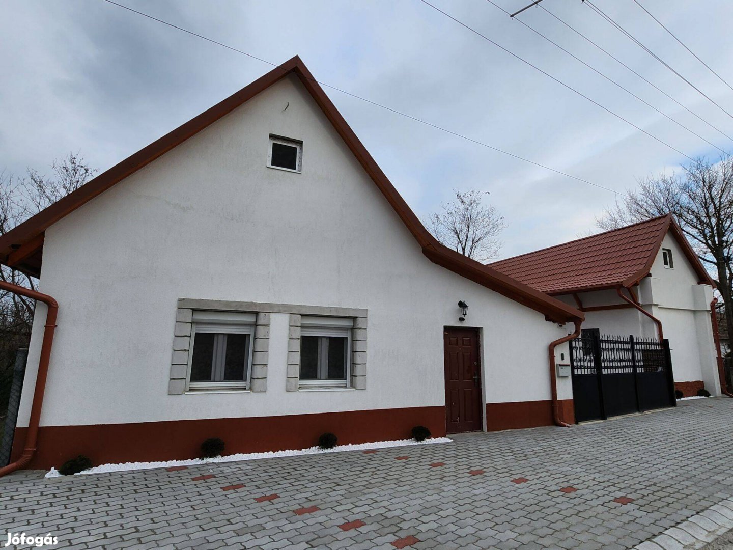 Budapest,Monor,Gyömrő mellett Vasadon 300 m2 új építésű családi ház