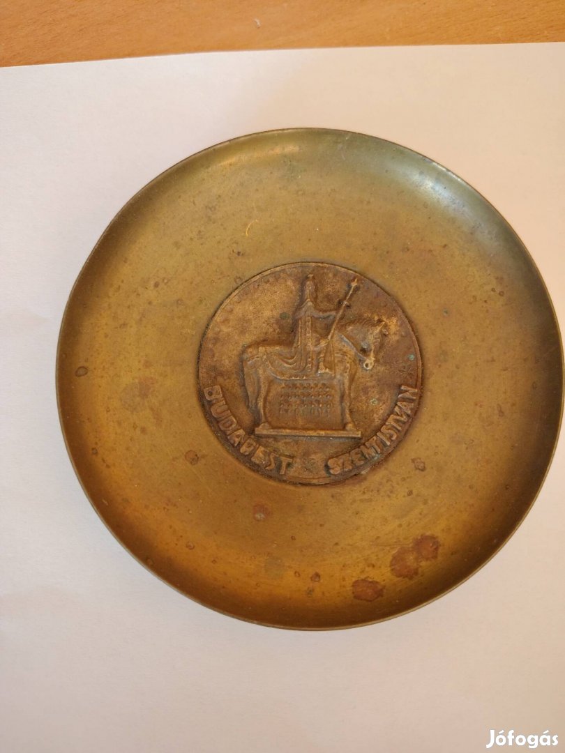 Budapest Szent István fali dísz fém