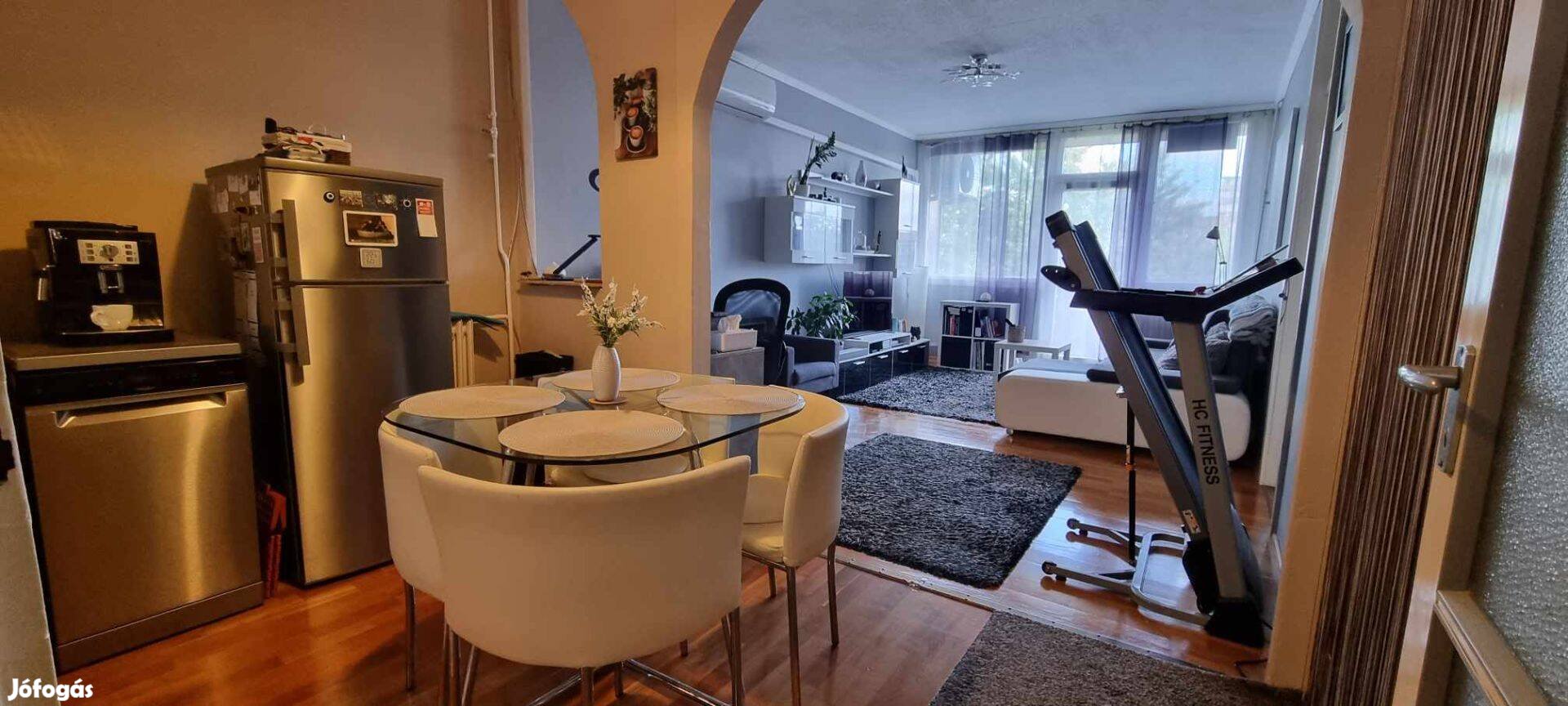 Budapest XX. kerület Baross u. eladó csúsztatott zsalus lakás 2 szobás