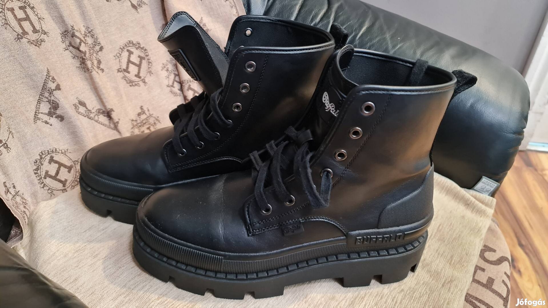 Buffalo bakancs 44 eladó!