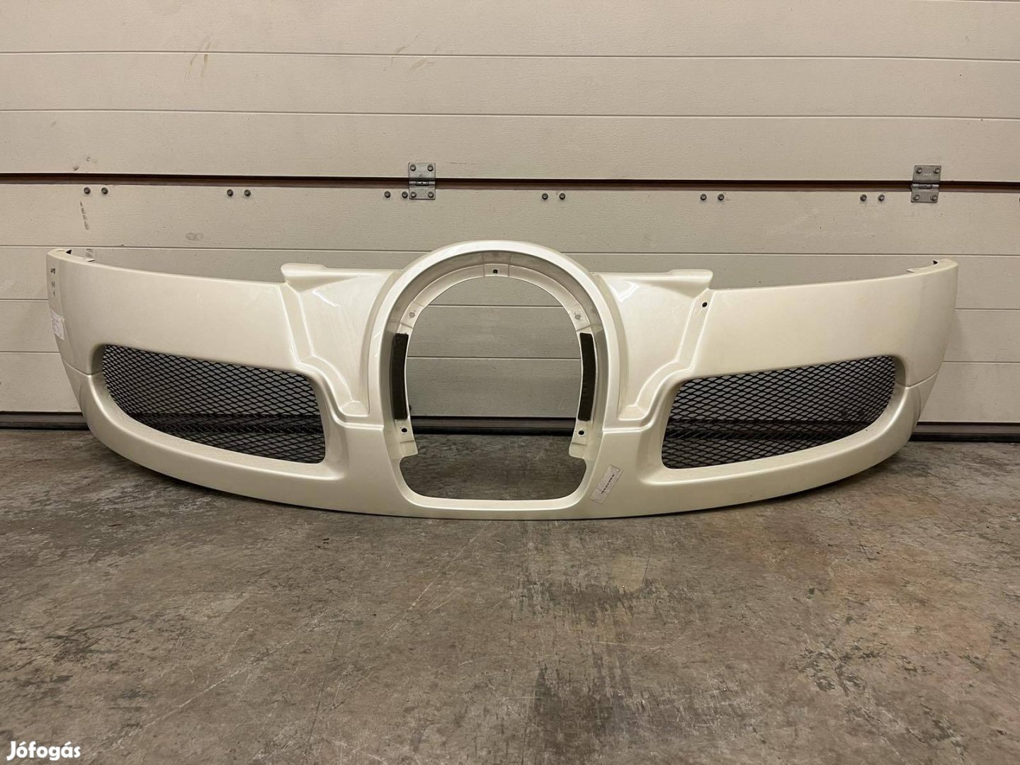 Bugatti Veyron első lökhárító lökő
