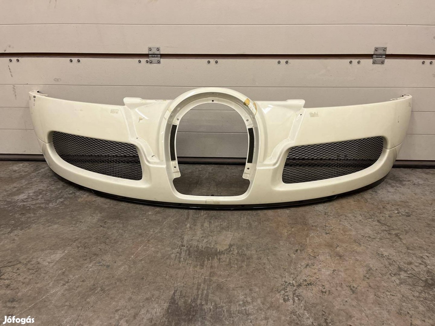 Bugatti Veyron első lökhárító lökő