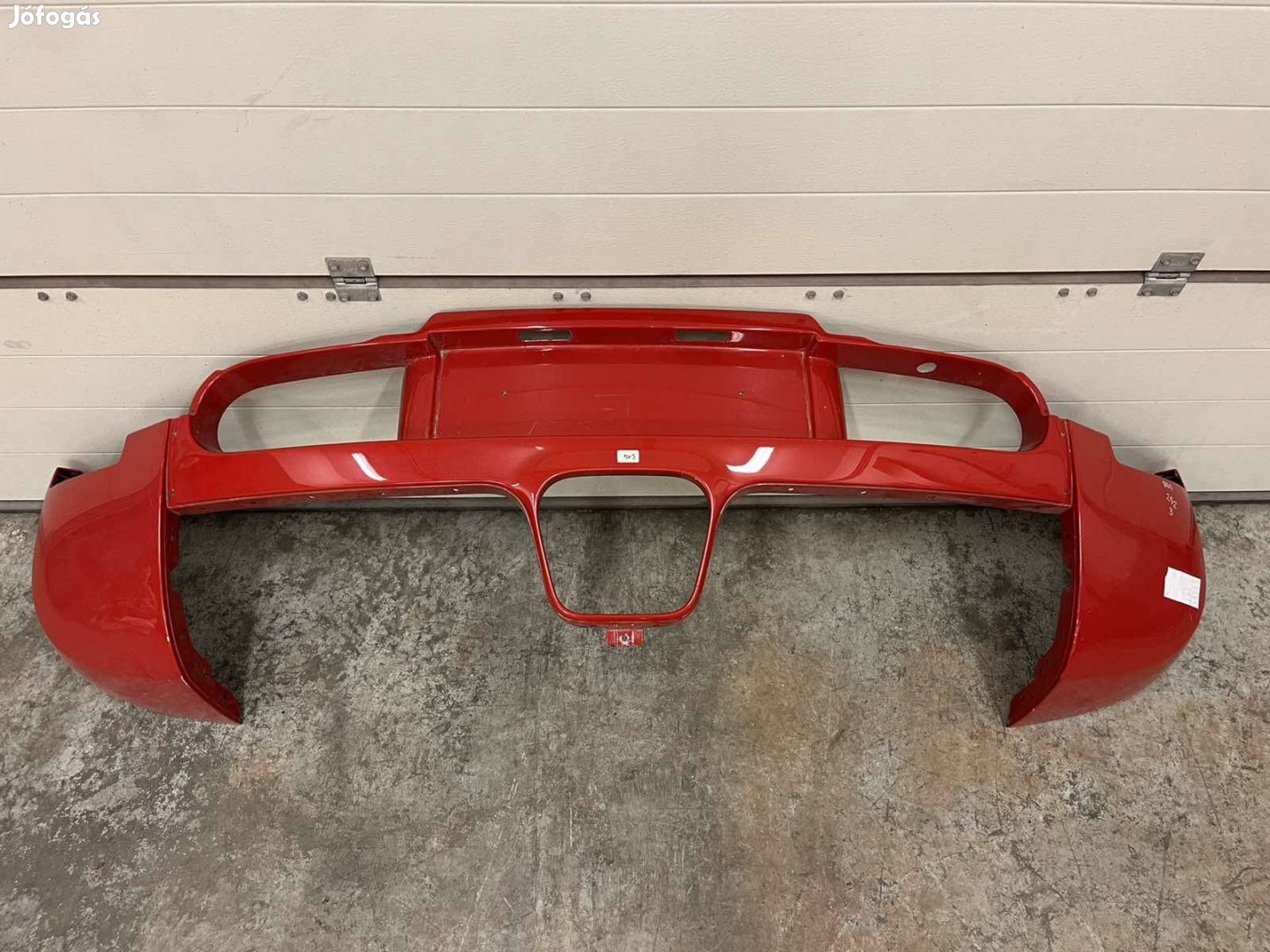 Bugatti Veyron hátsó lökhárító lökő