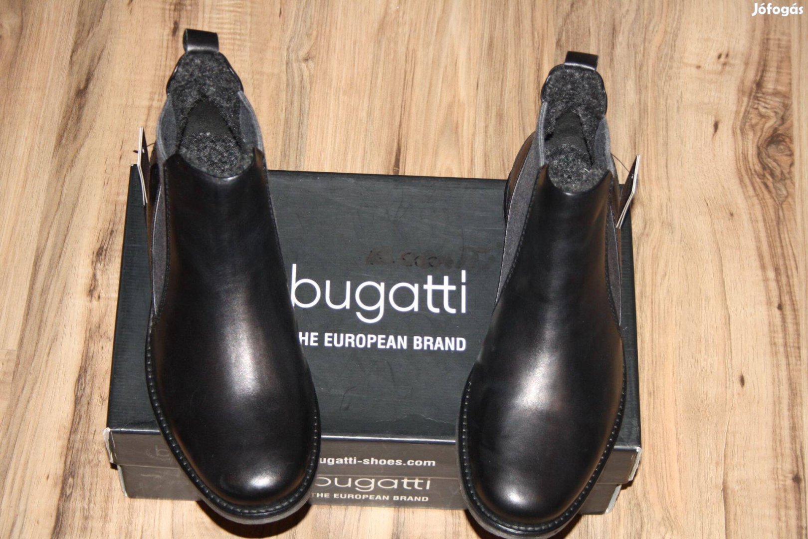 Bugatti férfi cipő eredeti ! 42es! új!!! szép csizma