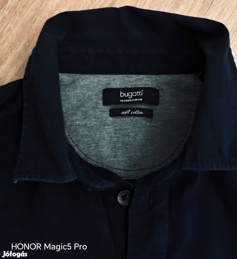 Bugatti sötétkék sportos pamut férfi pulóver
