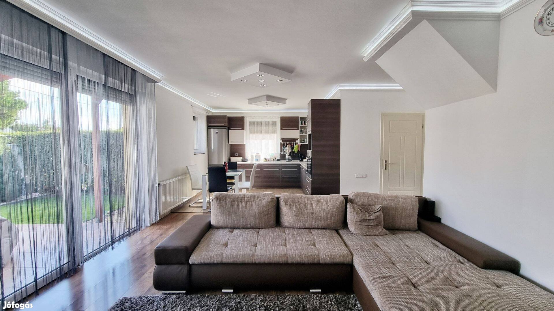 Bujtosi-Tó Közelében eladó 3,5 szobás, igényes ikerház!