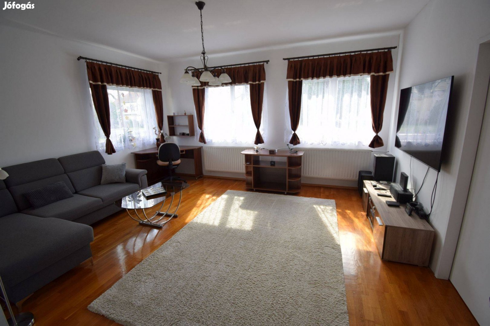 Bükön, az Alsó-büki városrészen, kiváló állapotú családi ház eladó