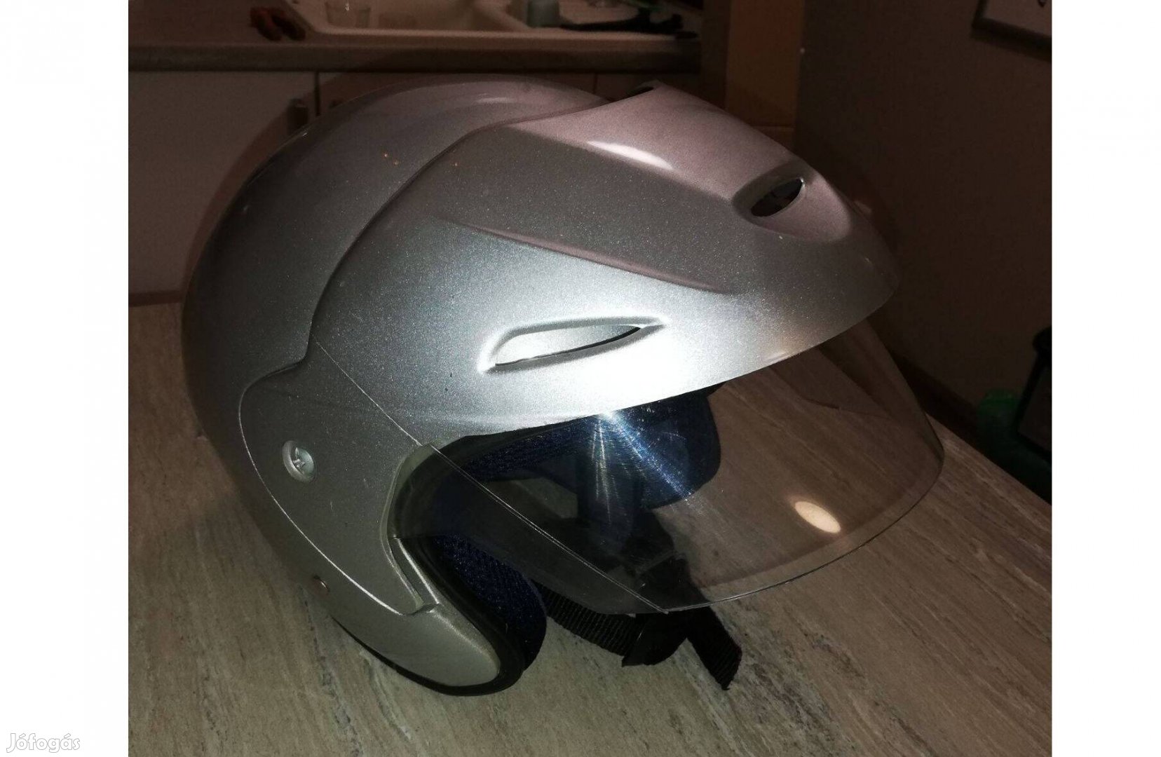 Bukósisak, lahjatható plekszivel