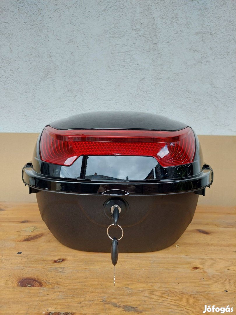 Bukósisak doboz, motoros doboz