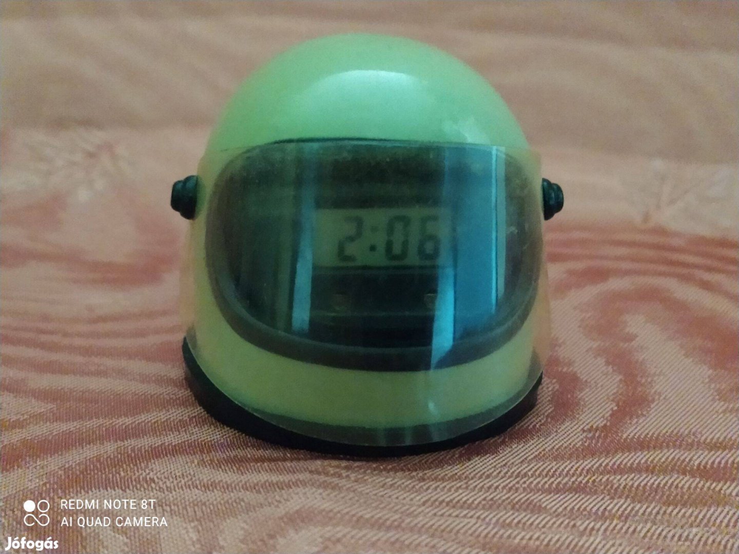 Bukósisak limitált, egyedi hibátlan műszerfal dekoráció