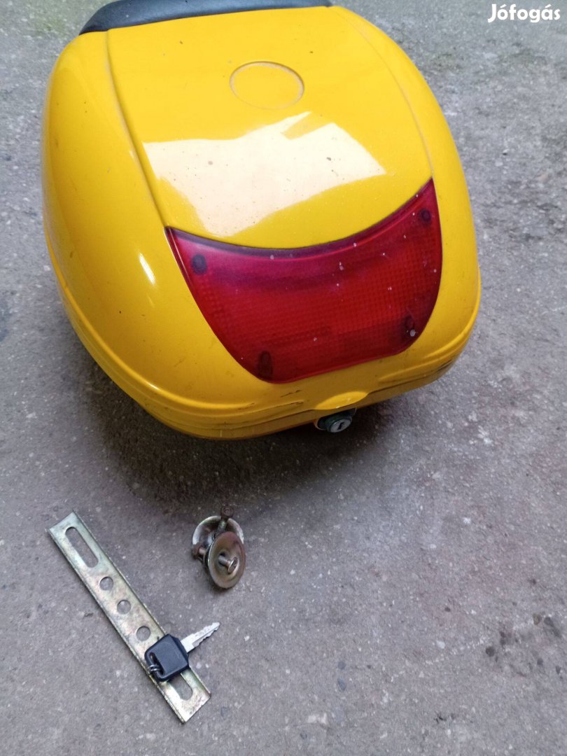 Bukósisak tartó doboz olcsón eladó