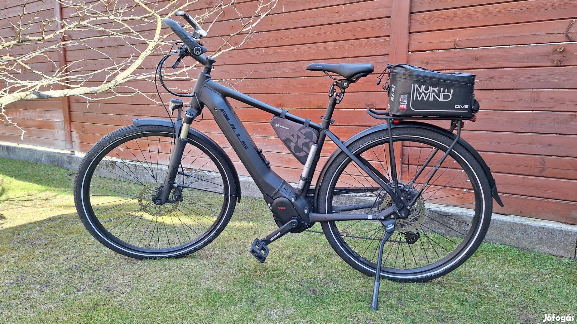 Bulls prémium minőségű trekking e-bike, teljesen felszerelt!