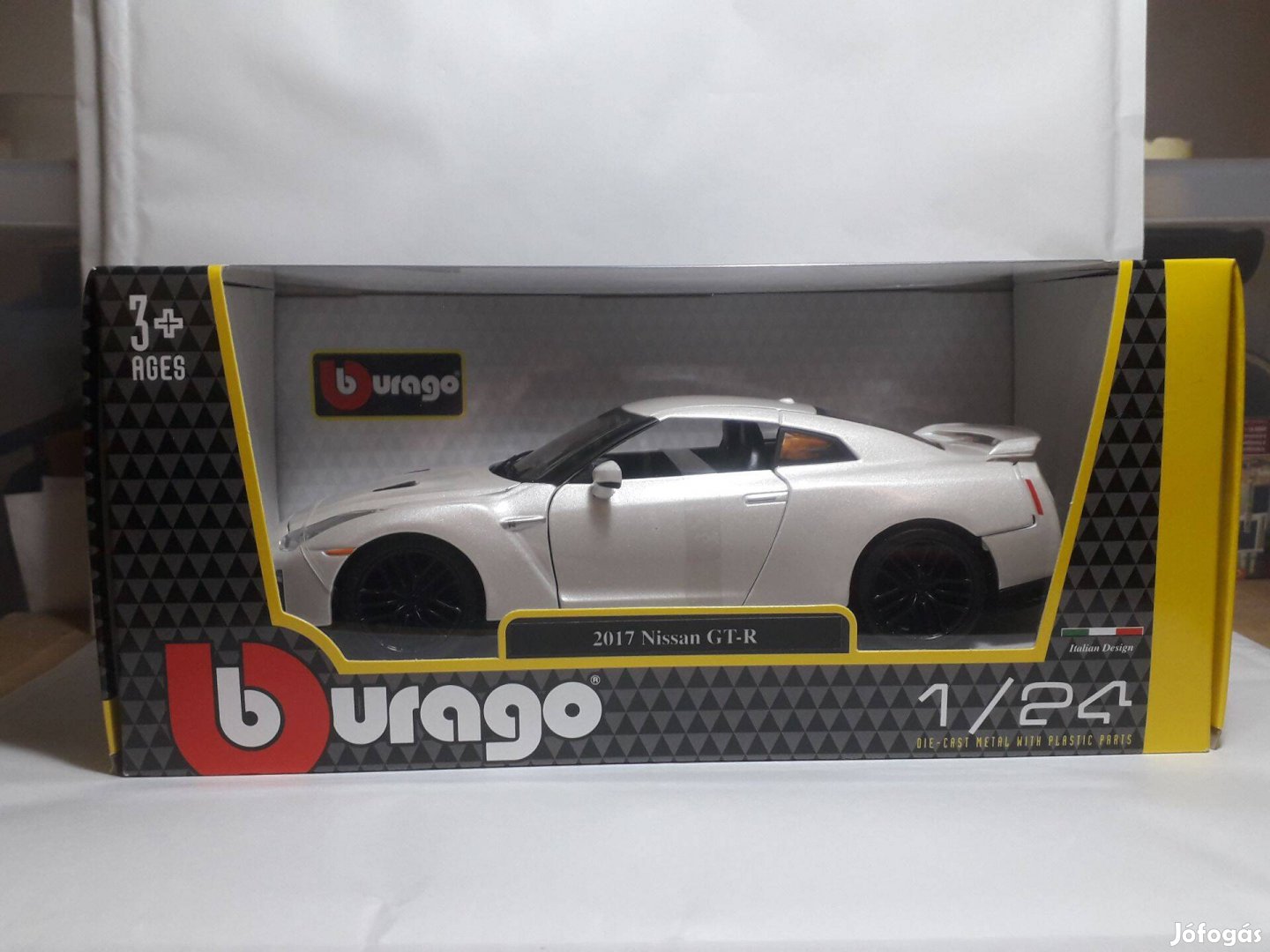 Burago 1/24 2017 Nissan GT-R (silver) 2018 Új! Bontatlan!