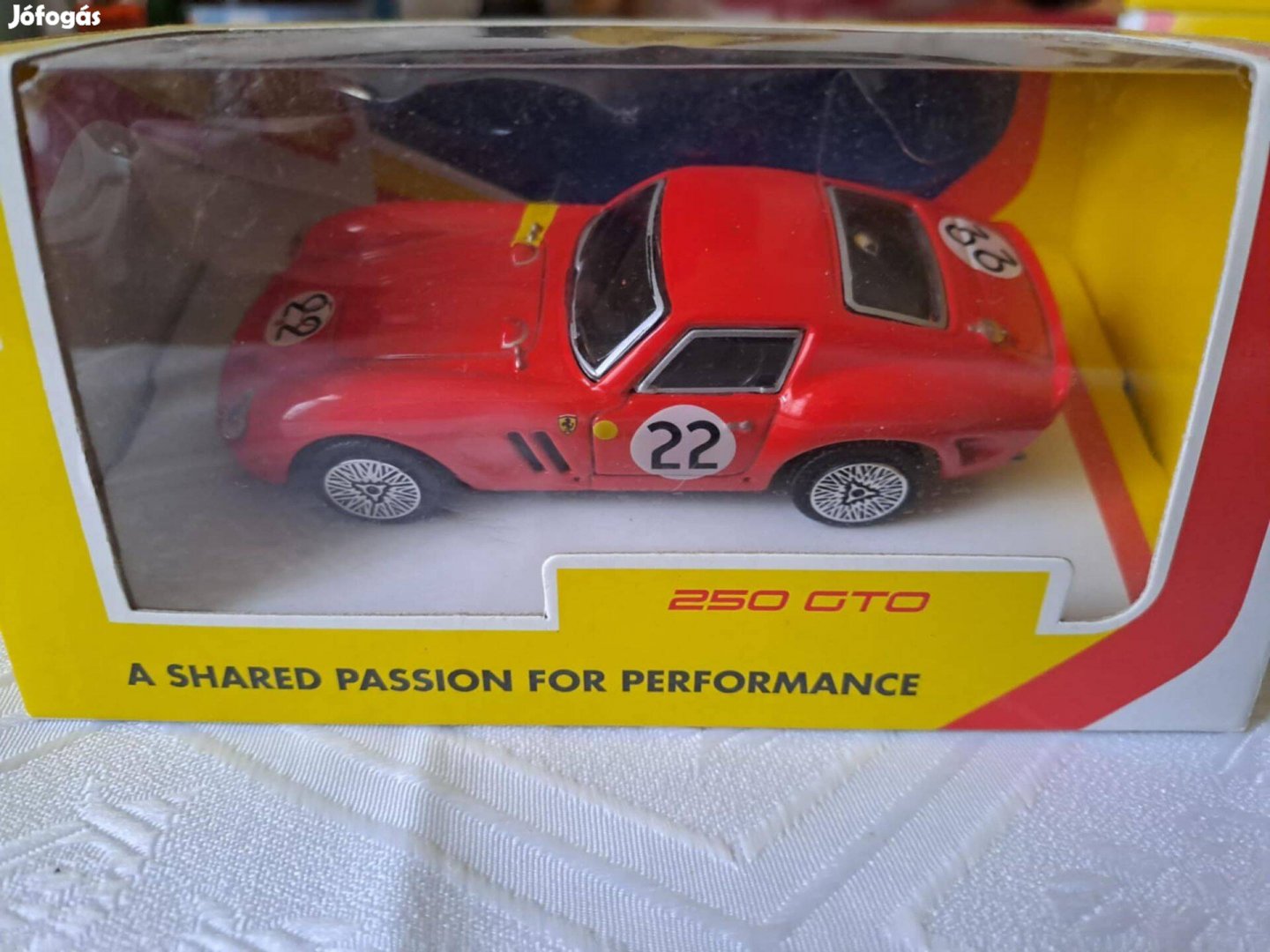 Burago Shell 250 GTO Ferrari - 1:43 méretarány