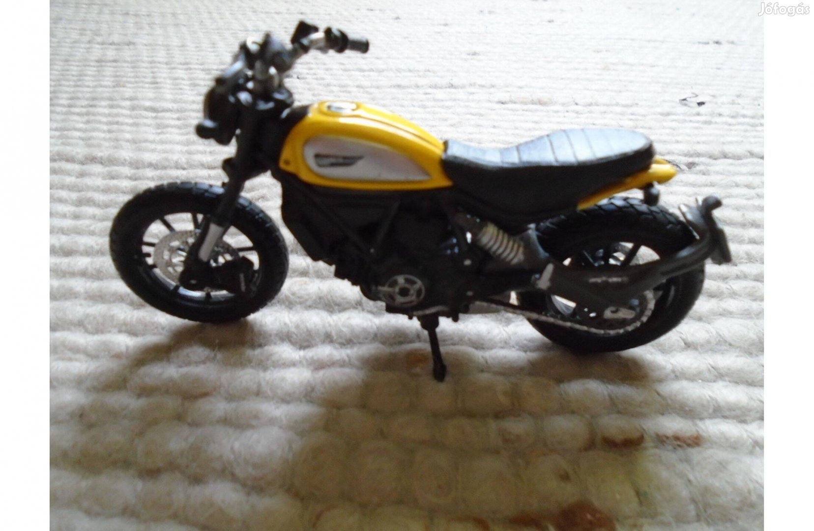 Burago - Scarmbler - Motor Modell - fekete-sárga, újszerű