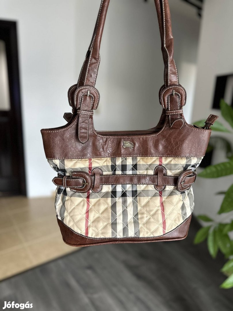 Burberry mintájú táska