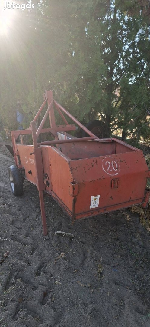 Burgonyarázó, burgonyaszedő 