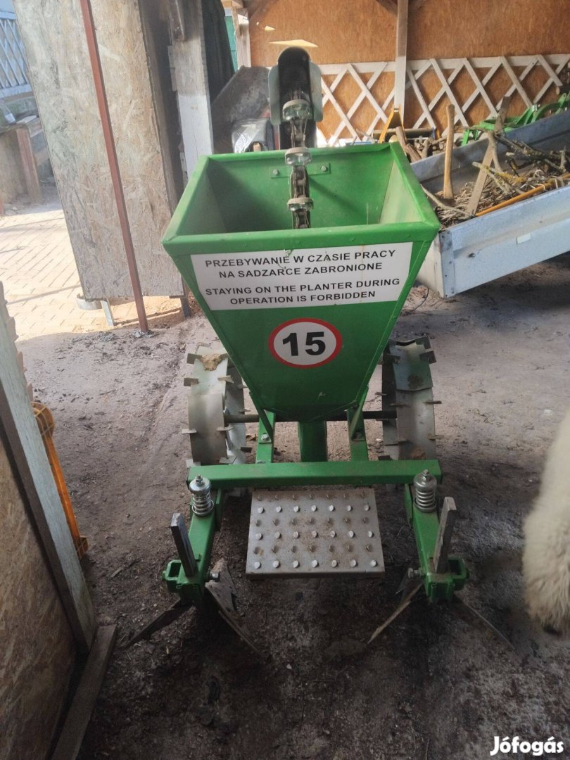 Burgonyaültető 1 soros és burgonyakiszedő ajándék kardán