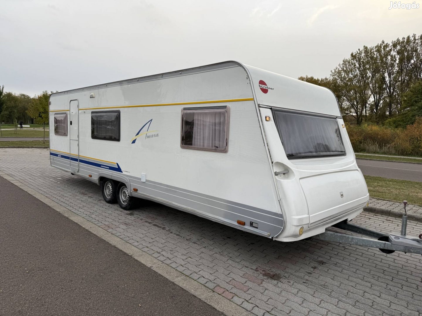 Bürstner Ventana 690 lakókocsi,teljes értékű fürdőszobával