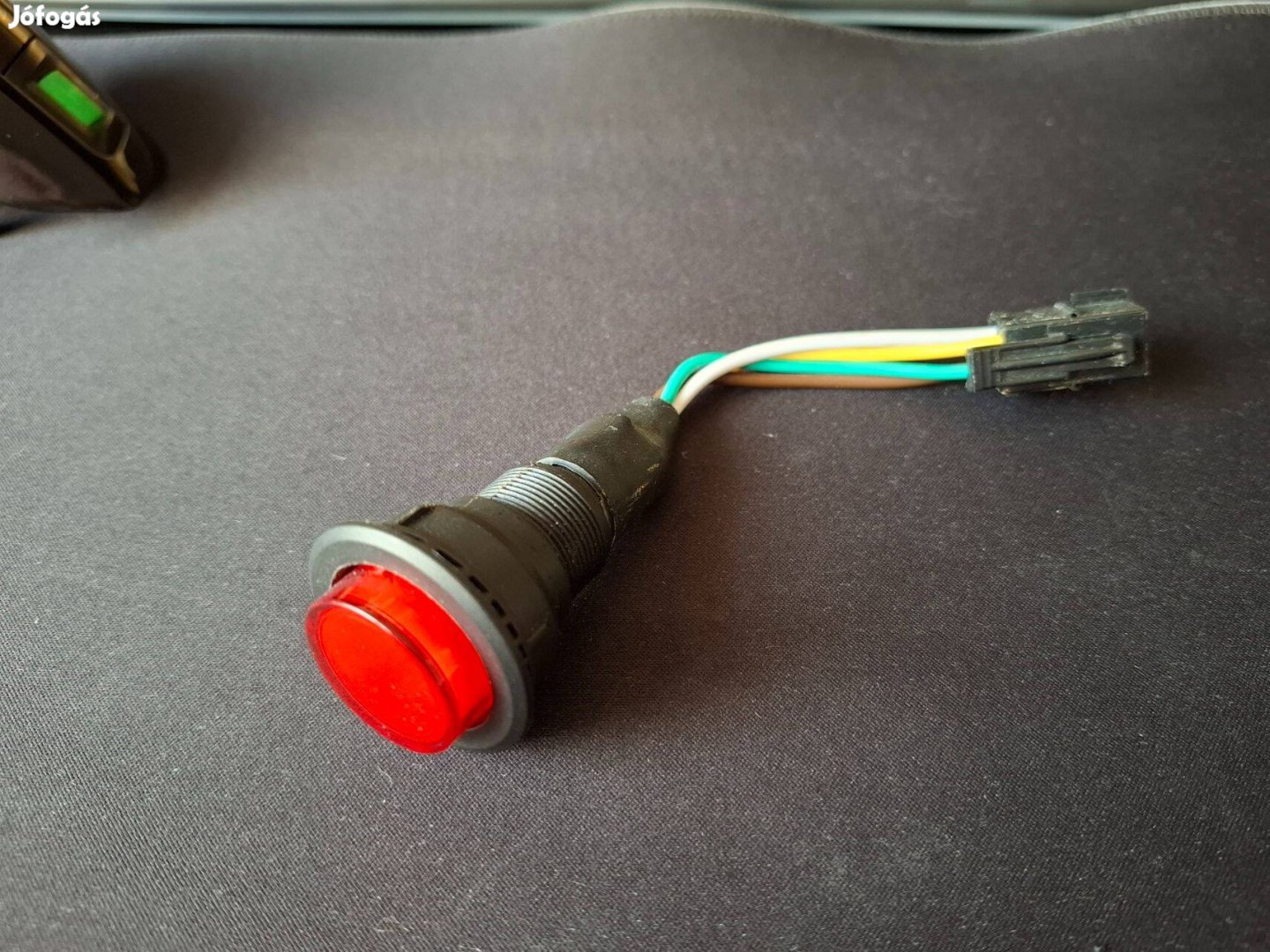 Busz ajtónyitó kapcsoló