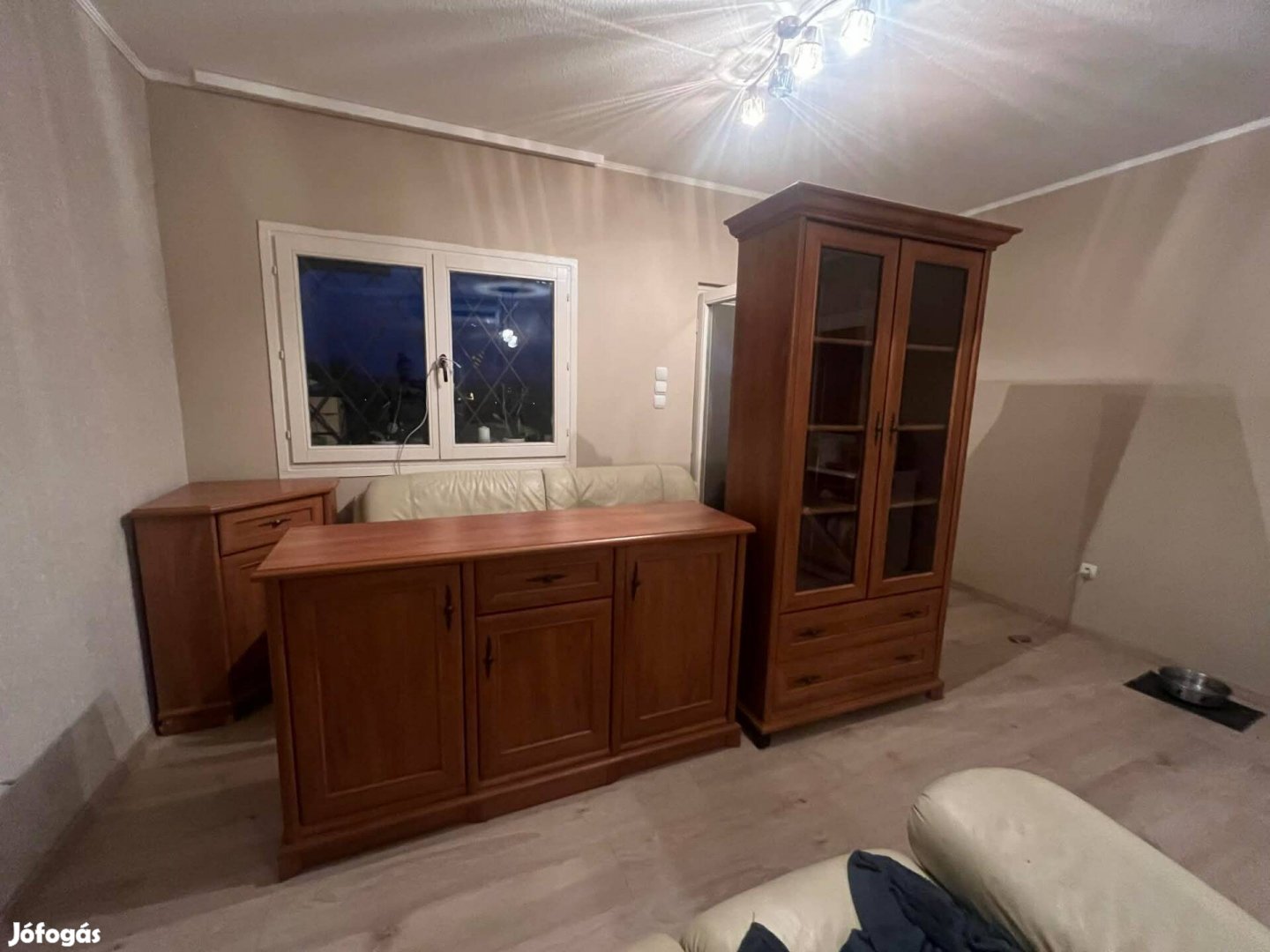 Bútor Kent bútorcsaládból